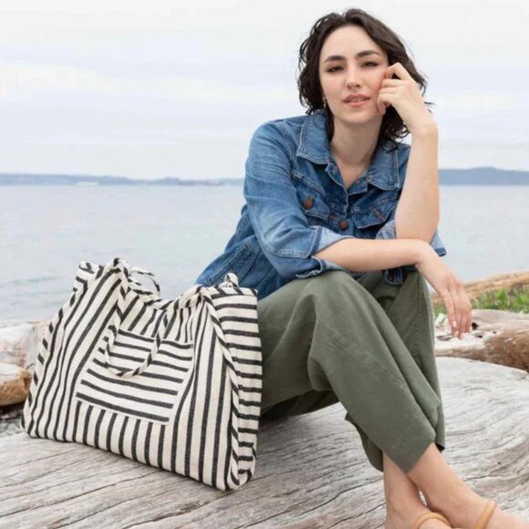 Lu & Elle - The Easy Tote - Black - Picture 1 of 3